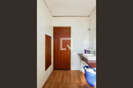 Casa à venda com 250m², 4 quartos e 3 vagas Casa à venda com 250m², 4 quartos e 3 vagasBanheiro Social 2