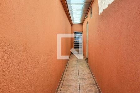 Casa à venda com 250m², 4 quartos e 3 vagas Casa à venda com 250m², 4 quartos e 3 vagasCorredor