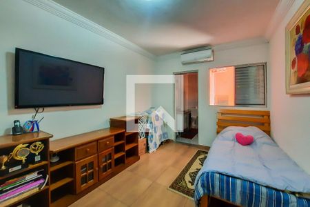 Casa à venda com 250m², 4 quartos e 3 vagas Casa à venda com 250m², 4 quartos e 3 vagasSuíte