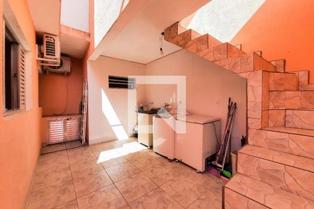 Casa à venda com 250m², 4 quartos e 3 vagas Casa à venda com 250m², 4 quartos e 3 vagasÁrea de Serviço