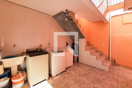 Casa à venda com 250m², 4 quartos e 3 vagas Casa à venda com 250m², 4 quartos e 3 vagasÁrea de Serviço