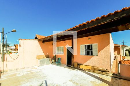 Casa à venda com 250m², 4 quartos e 3 vagas Casa à venda com 250m², 4 quartos e 3 vagasVaranda