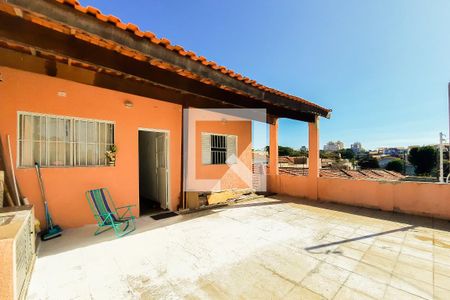 Casa à venda com 250m², 4 quartos e 3 vagas Casa à venda com 250m², 4 quartos e 3 vagasVaranda