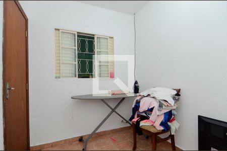 Casa à venda com 153m², 2 quartos e 2 vagasQuarto de Serviço