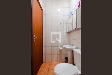 Casa à venda com 153m², 2 quartos e 2 vagasBanheiro de Serviço