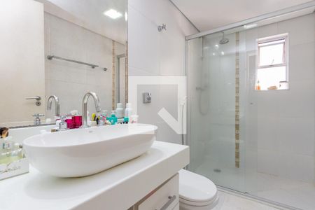 Apartamento à venda com 130m², 3 quartos e 2 vagas Apartamento à venda com 130m², 3 quartos e 2 vagasBanheiro da Suite