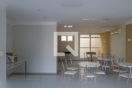 Apartamento à venda com 130m², 3 quartos e 2 vagas Apartamento à venda com 130m², 3 quartos e 2 vagasSalão de Festas