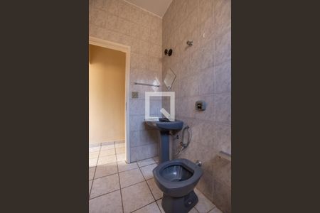 Casa para alugar com 120m², 3 quartos e sem vaga Casa para alugar com 120m², 3 quartos e sem vagaBanheiro social