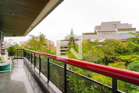 Apartamento à venda com 377m², 4 quartos e 4 vagas Apartamento à venda com 377m², 4 quartos e 4 vagasVaranda da Sala