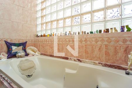 Apartamento à venda com 377m², 4 quartos e 4 vagas Apartamento à venda com 377m², 4 quartos e 4 vagasBanheiro da Suíte 1