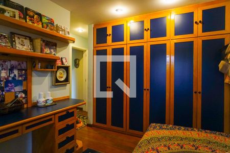 Apartamento à venda com 377m², 4 quartos e 4 vagas Apartamento à venda com 377m², 4 quartos e 4 vagasSuíte 2