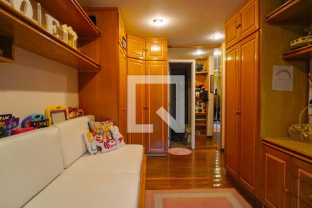 Apartamento à venda com 377m², 4 quartos e 4 vagas Apartamento à venda com 377m², 4 quartos e 4 vagasSuíte 3