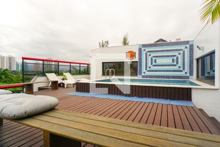 Apartamento à venda com 377m², 4 quartos e 4 vagas Apartamento à venda com 377m², 4 quartos e 4 vagasVaranda da Cobertura