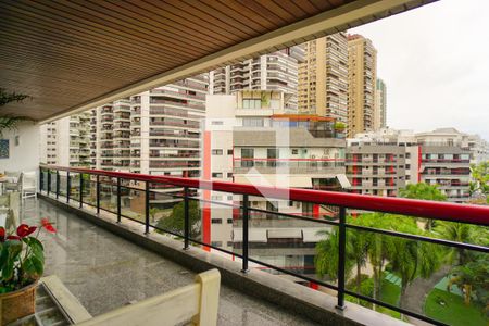 Apartamento à venda com 377m², 4 quartos e 4 vagas Apartamento à venda com 377m², 4 quartos e 4 vagasVaranda da Sala