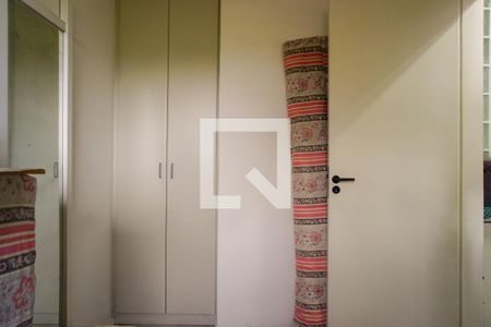 Apartamento à venda com 377m², 4 quartos e 4 vagas Apartamento à venda com 377m², 4 quartos e 4 vagasQuarto de Serviço 1