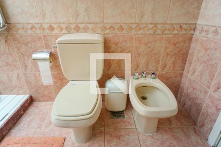 Apartamento à venda com 377m², 4 quartos e 4 vagas Apartamento à venda com 377m², 4 quartos e 4 vagasBanheiro da Suíte 1