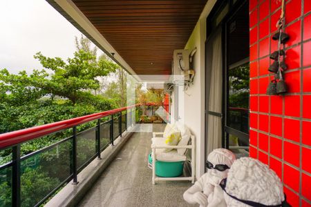 Apartamento à venda com 377m², 4 quartos e 4 vagas Apartamento à venda com 377m², 4 quartos e 4 vagasVaranda da Sala