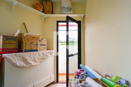 Apartamento à venda com 377m², 4 quartos e 4 vagas Apartamento à venda com 377m², 4 quartos e 4 vagasQuarto de Serviço 2