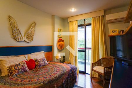 Apartamento à venda com 377m², 4 quartos e 4 vagas Apartamento à venda com 377m², 4 quartos e 4 vagasSuíte 2