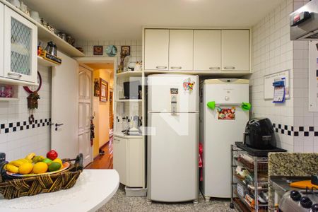 Apartamento à venda com 377m², 4 quartos e 4 vagas Apartamento à venda com 377m², 4 quartos e 4 vagasCozinha