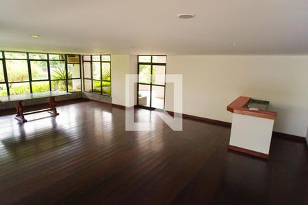 Apartamento à venda com 377m², 4 quartos e 4 vagas Apartamento à venda com 377m², 4 quartos e 4 vagasÁrea comum - Salão de festas