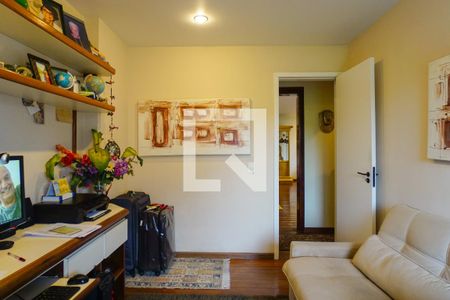 Apartamento à venda com 377m², 4 quartos e 4 vagas Apartamento à venda com 377m², 4 quartos e 4 vagasQuarto