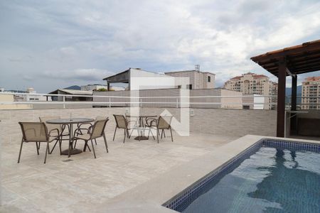 Apartamento à venda com 392m², 4 quartos e 2 vagas Apartamento à venda com 392m², 4 quartos e 2 vagasPiscina