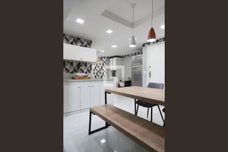 Apartamento à venda com 392m², 4 quartos e 2 vagas Apartamento à venda com 392m², 4 quartos e 2 vagasCozinha