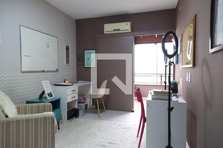 Apartamento à venda com 392m², 4 quartos e 2 vagas Apartamento à venda com 392m², 4 quartos e 2 vagasQuarto