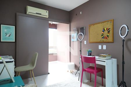 Apartamento à venda com 392m², 4 quartos e 2 vagas Apartamento à venda com 392m², 4 quartos e 2 vagasQuarto
