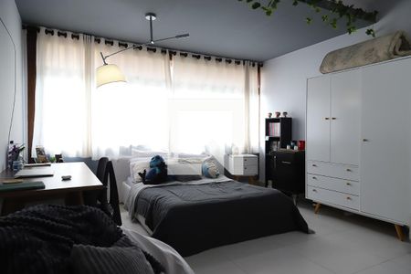 Apartamento à venda com 392m², 4 quartos e 2 vagas Apartamento à venda com 392m², 4 quartos e 2 vagasSuíte 2