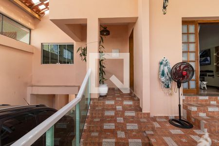 Casa à venda com 246m², 4 quartos e 3 vagasEntrada