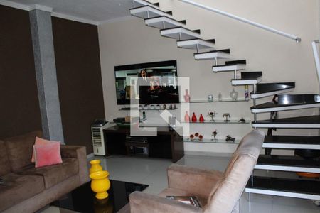 Sala de casa para alugar com 4 quartos, 210m² em Vila Virginia, Itaquaquecetuba