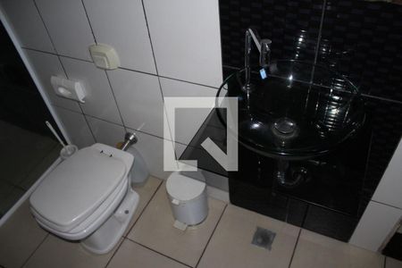 Casa para alugar com 210m², 4 quartos e 2 vagas Casa para alugar com 210m², 4 quartos e 2 vagasBanheiro Suíte 2