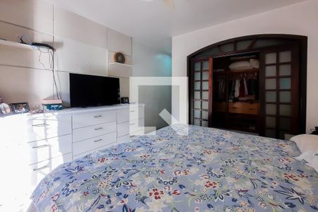Casa à venda com 500m², 8 quartos e 2 vagas Casa à venda com 500m², 8 quartos e 2 vagasSuíte  3