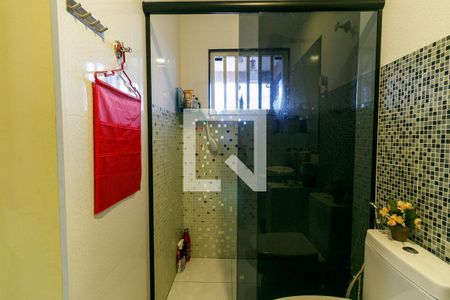 Casa à venda com 230m², 5 quartos e 4 vagas Casa à venda com 230m², 5 quartos e 4 vagasBanheiro suíte