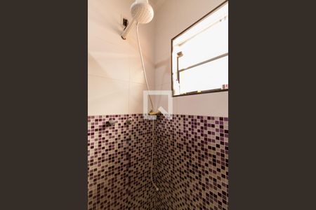 Casa à venda com 230m², 5 quartos e 4 vagas Casa à venda com 230m², 5 quartos e 4 vagasBanheiro 2