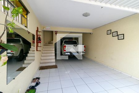 Casa à venda com 230m², 5 quartos e 4 vagas Casa à venda com 230m², 5 quartos e 4 vagasGaragem