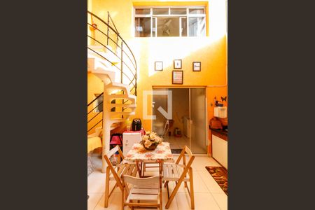 Casa à venda com 230m², 5 quartos e 4 vagas Casa à venda com 230m², 5 quartos e 4 vagasÁrea da churrasqueira