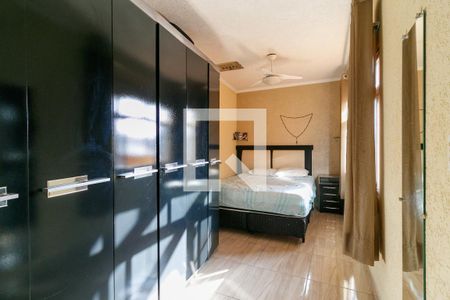 Casa à venda com 230m², 5 quartos e 4 vagas Casa à venda com 230m², 5 quartos e 4 vagasQuarto edícula