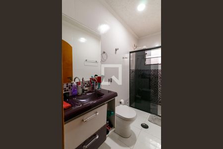 Casa à venda com 230m², 5 quartos e 4 vagas Casa à venda com 230m², 5 quartos e 4 vagasBanheiro 2