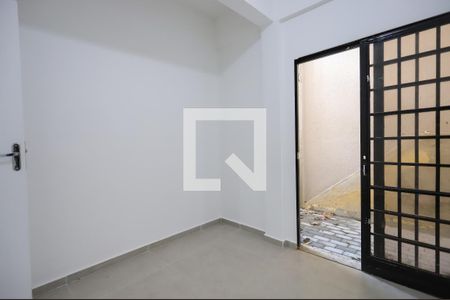 Quarto 2 de casa de condomínio para alugar com 2 quartos, 50m² em Vila Isolina Mazzei, São Paulo