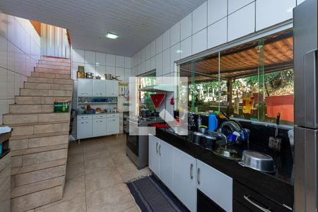 Casa à venda com 360m², 3 quartos e 2 vagas Casa à venda com 360m², 3 quartos e 2 vagasCozinha - Armários