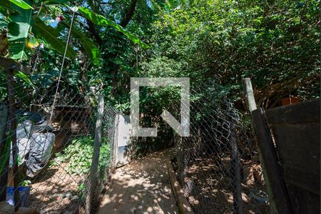 Casa à venda com 360m², 3 quartos e 2 vagas Casa à venda com 360m², 3 quartos e 2 vagasCorredor de Acesso