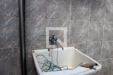 Casa à venda com 200m², 3 quartos e 2 vagas Casa à venda com 200m², 3 quartos e 2 vagasÁrea de Serviço