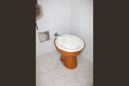 Casa à venda com 200m², 3 quartos e 2 vagas Casa à venda com 200m², 3 quartos e 2 vagasBanheiro 2