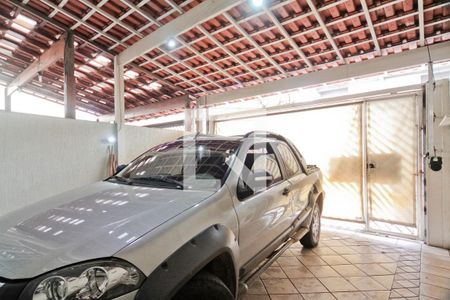 Casa à venda com 125m², 4 quartos e 2 vagas Casa à venda com 125m², 4 quartos e 2 vagasGaragem