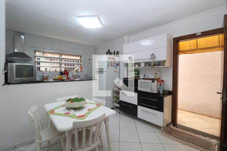 Casa à venda com 140m², 3 quartos e 2 vagasCozinha