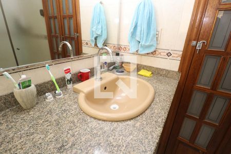 Casa à venda com 140m², 3 quartos e 2 vagasDetalhe banheiro