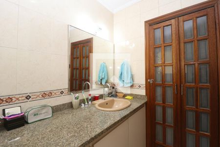 Casa à venda com 140m², 3 quartos e 2 vagasBanheiro da Suíte